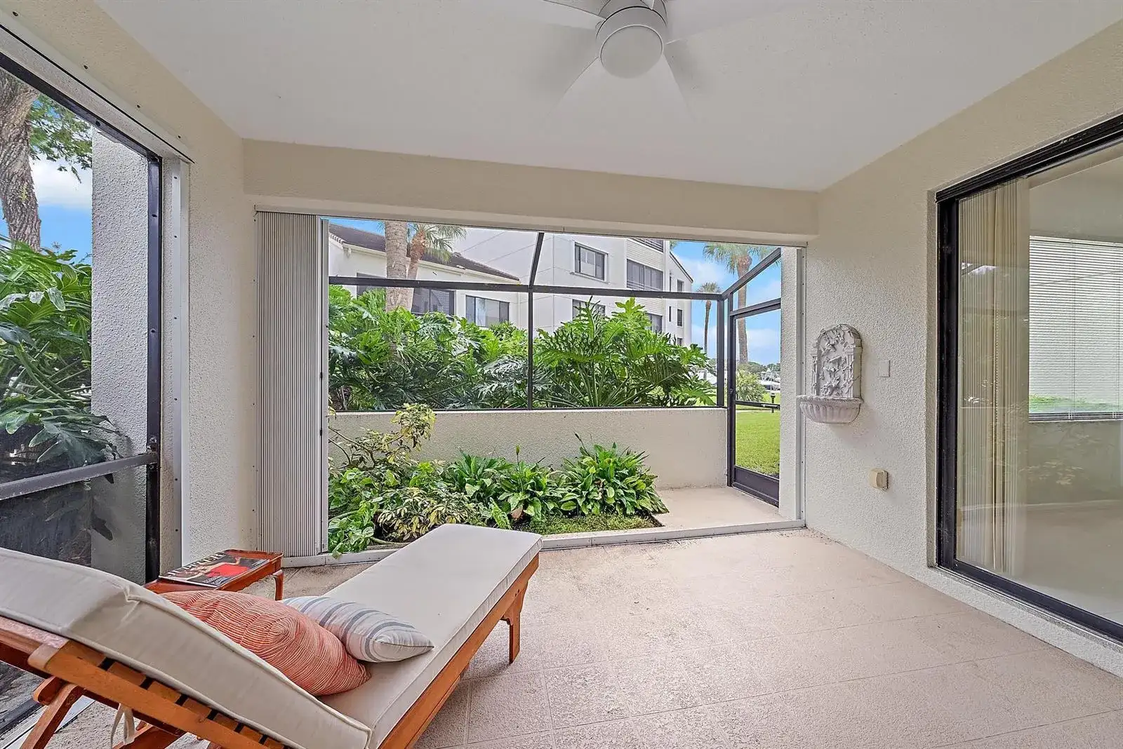 811 Oak Harbour Drive, Juno Beach FL 33408 photo 2