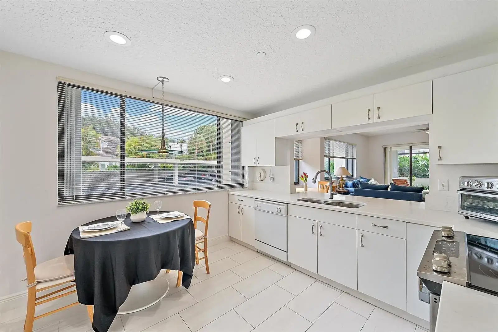811 Oak Harbour Drive, Juno Beach FL 33408 photo 5