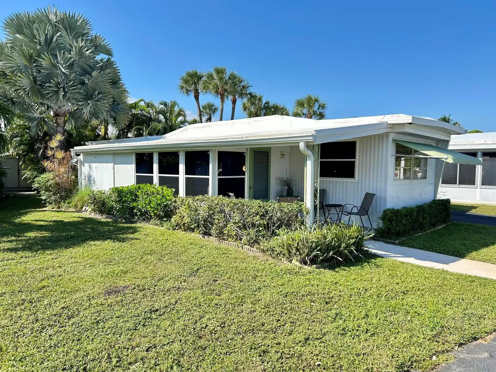 425 Bougainvilla Drive, Deerfield Beach FL 33442