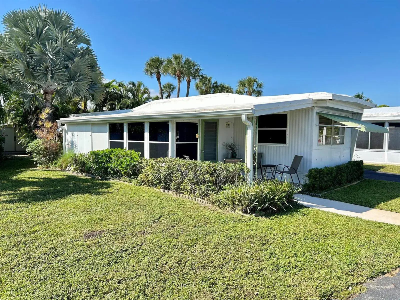 425 Bougainvilla Drive, Deerfield Beach FL 33442