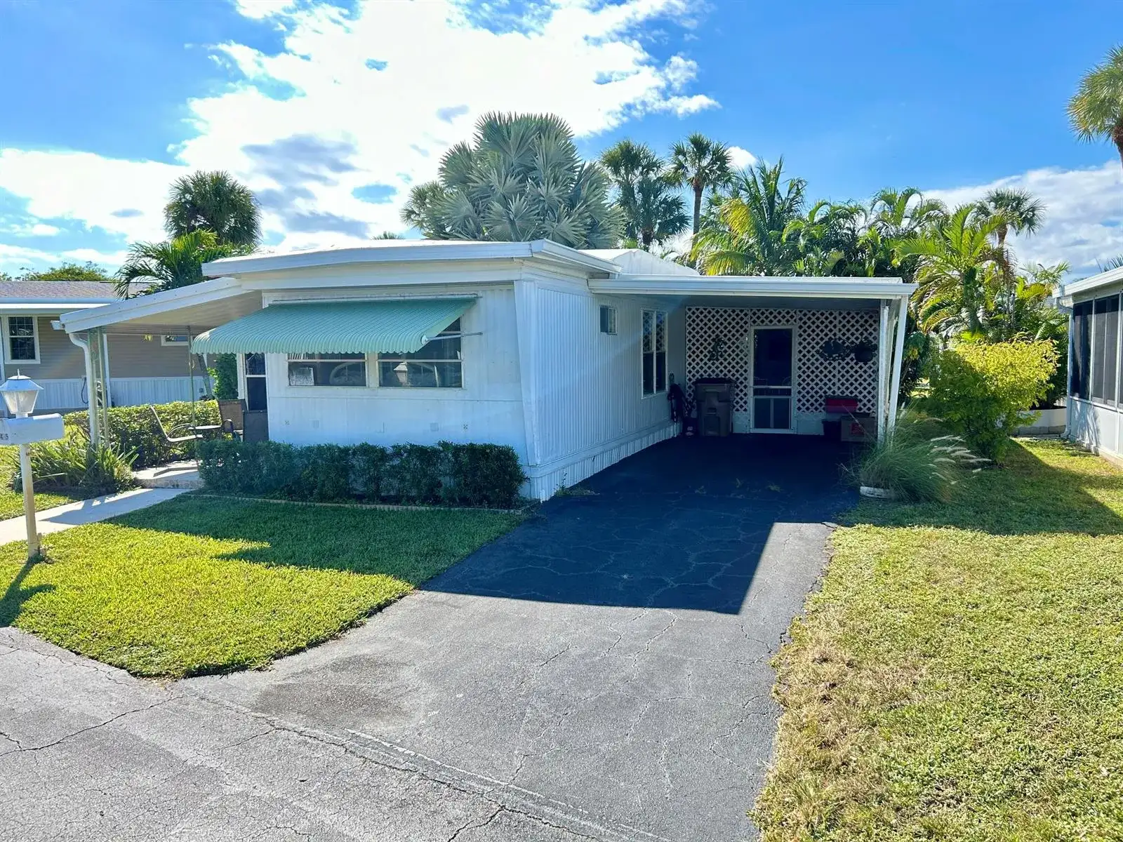 425 Bougainvilla Drive, Deerfield Beach FL 33442 photo 2