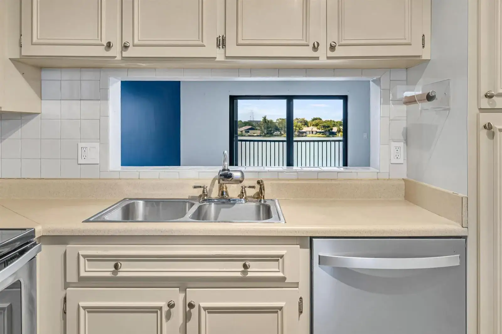 5510 Lakeside Drive # 202, Margate FL 33063 photo 3