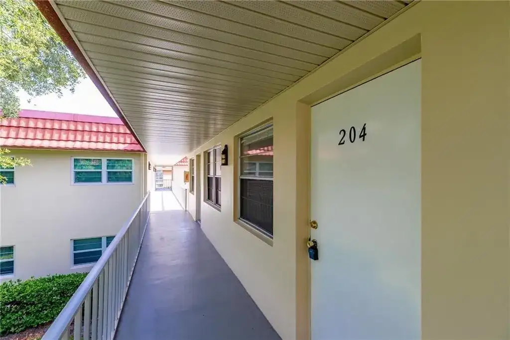16 Vista Palm Lane # 204, Vero Beach FL 32962 photo 2