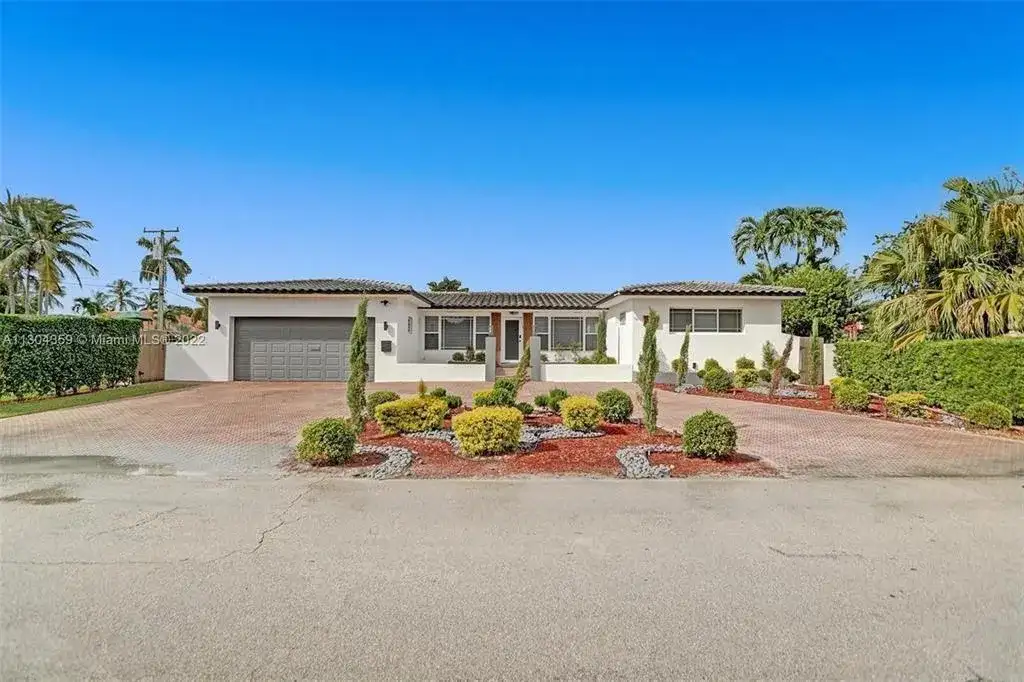 3101 NE 164th Street, North Miami Beach FL 33160 photo 2