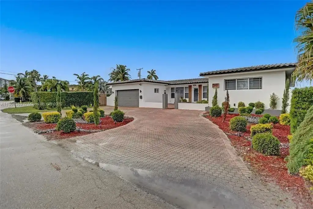 3101 NE 164th Street, North Miami Beach FL 33160 photo 3