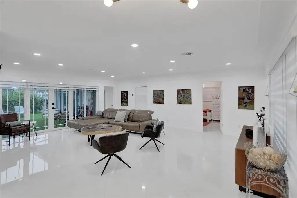 3101 NE 164th Street, North Miami Beach FL 33160 photo 4