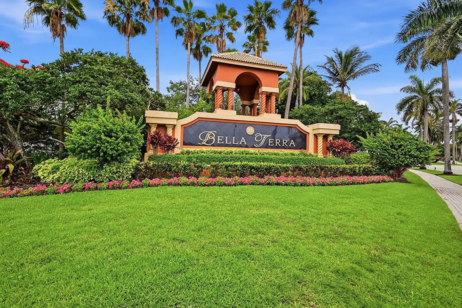 310 Venice Boulevard, Royal Palm Beach FL 33411 photo 4