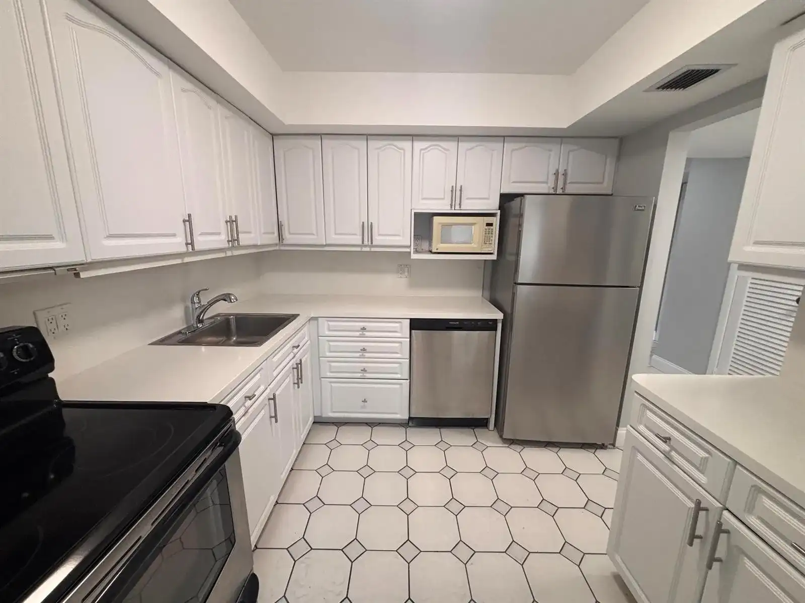 6100 S Falls Circle Drive # 204, Lauderhill FL 33319