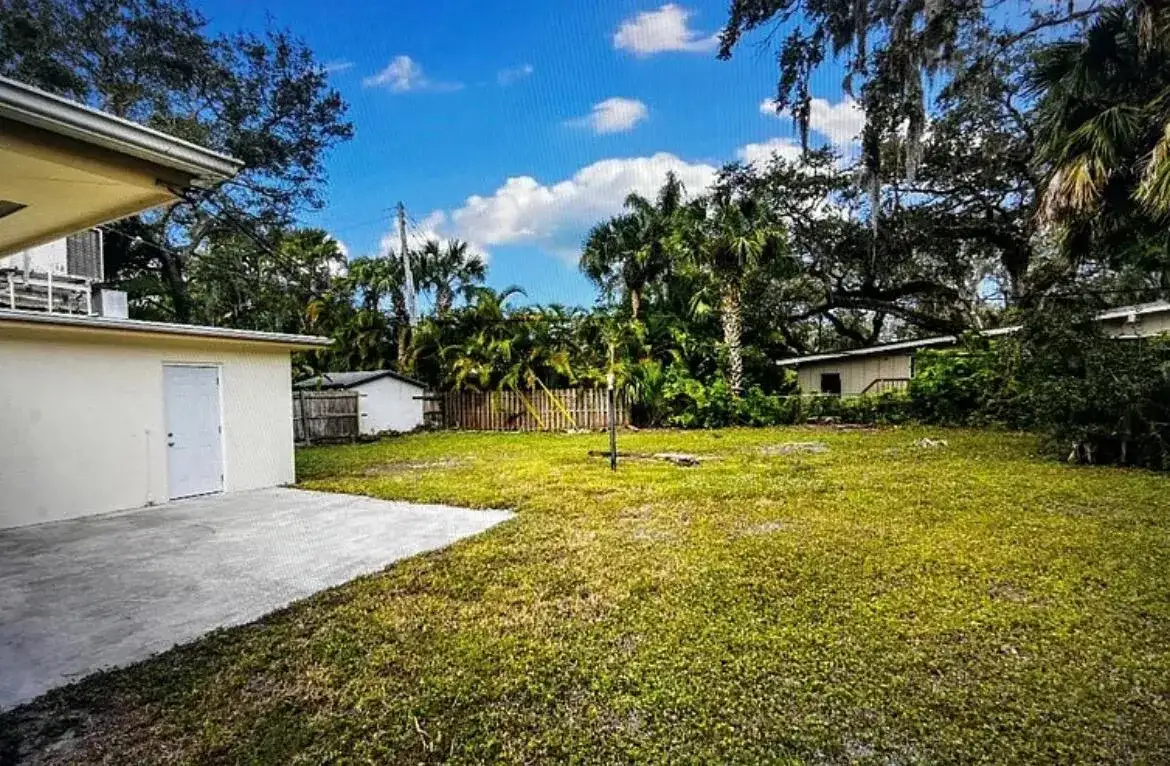 515 Cypress Road, Vero Beach FL 32963 photo 3