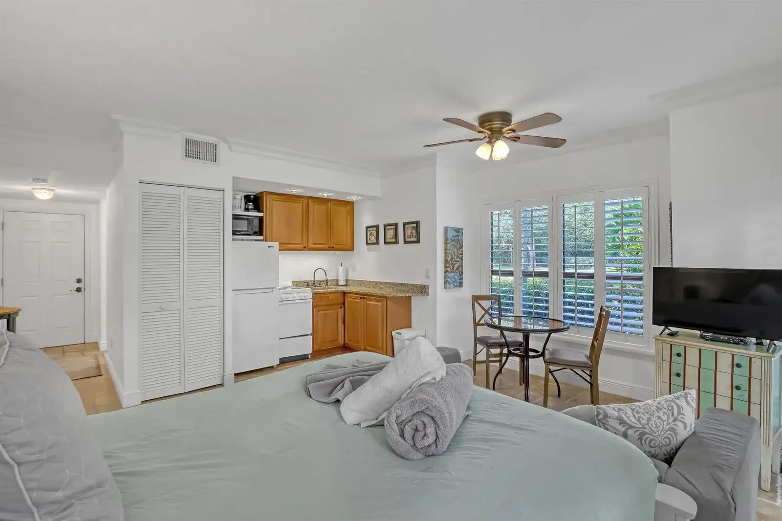11863 Wimbledon Circle # 408, Wellington FL 33414 photo 4