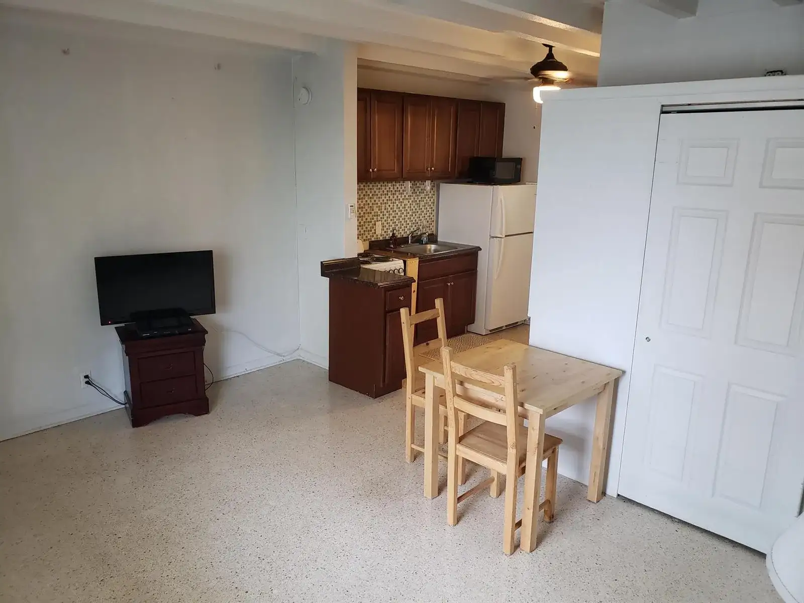 100 Cascade Lane # 8, Palm Beach Shores FL 33404 photo 2