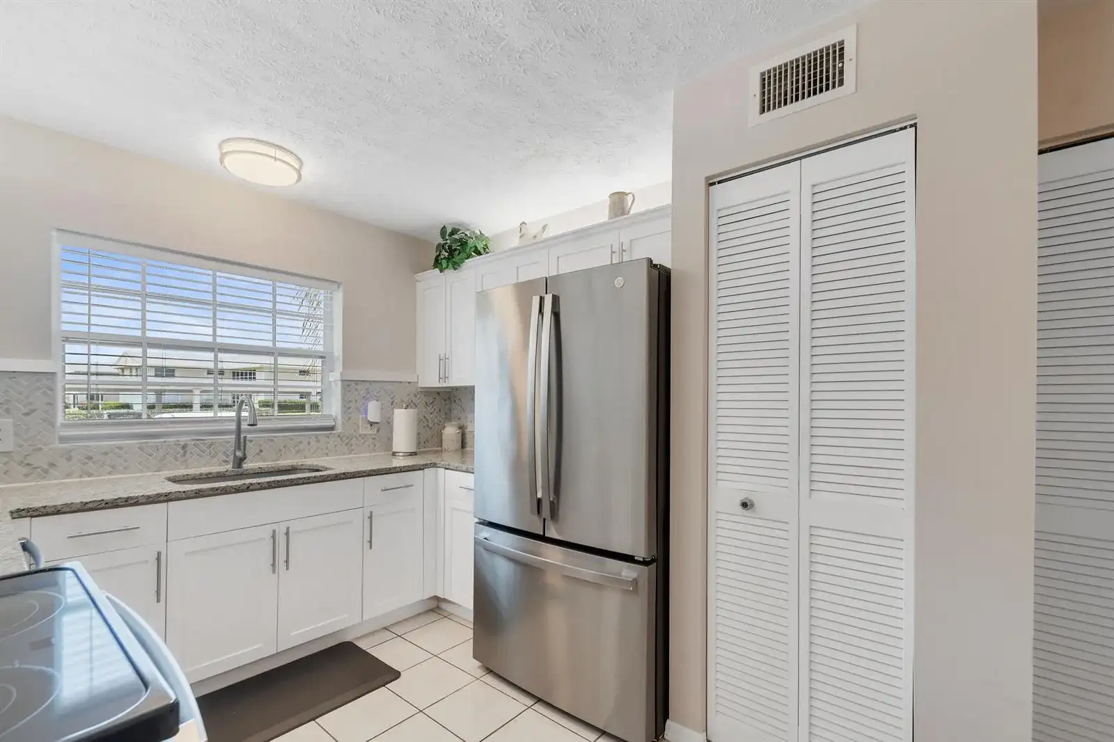 740 Lake Orchid Circle # 104, Vero Beach FL 32962 photo 4