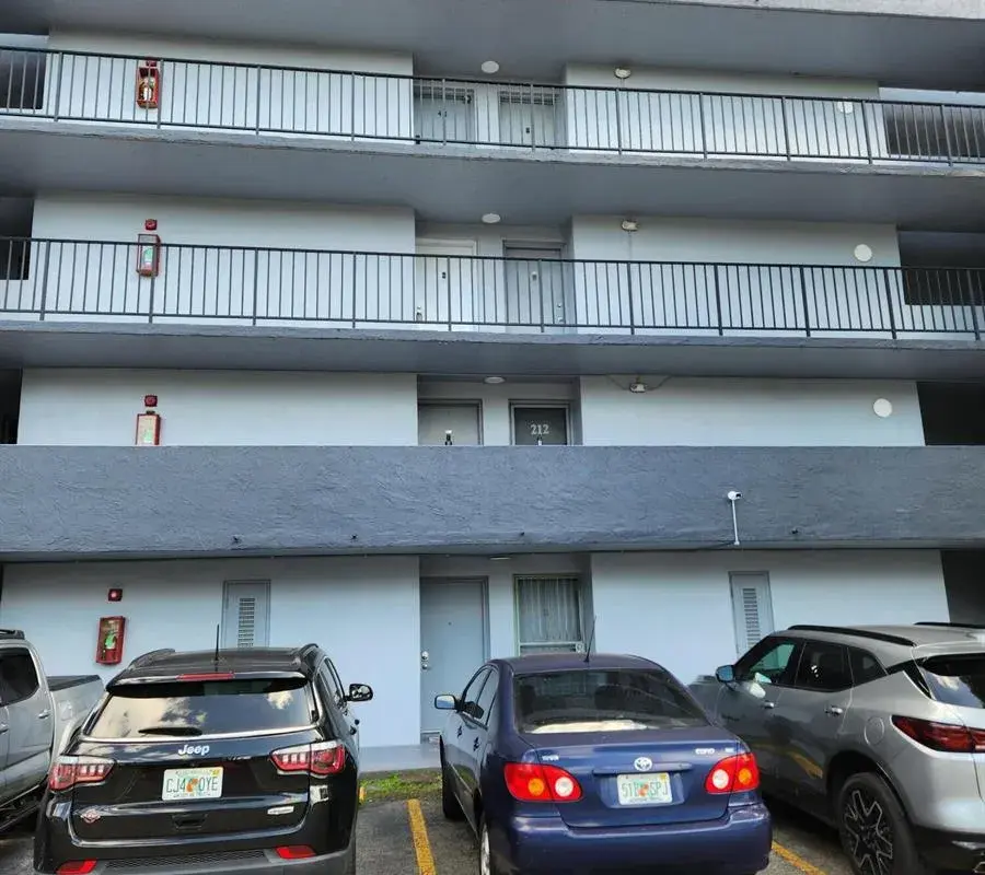 210 Fontainebleau Boulevard # 311, Miami FL 33172
