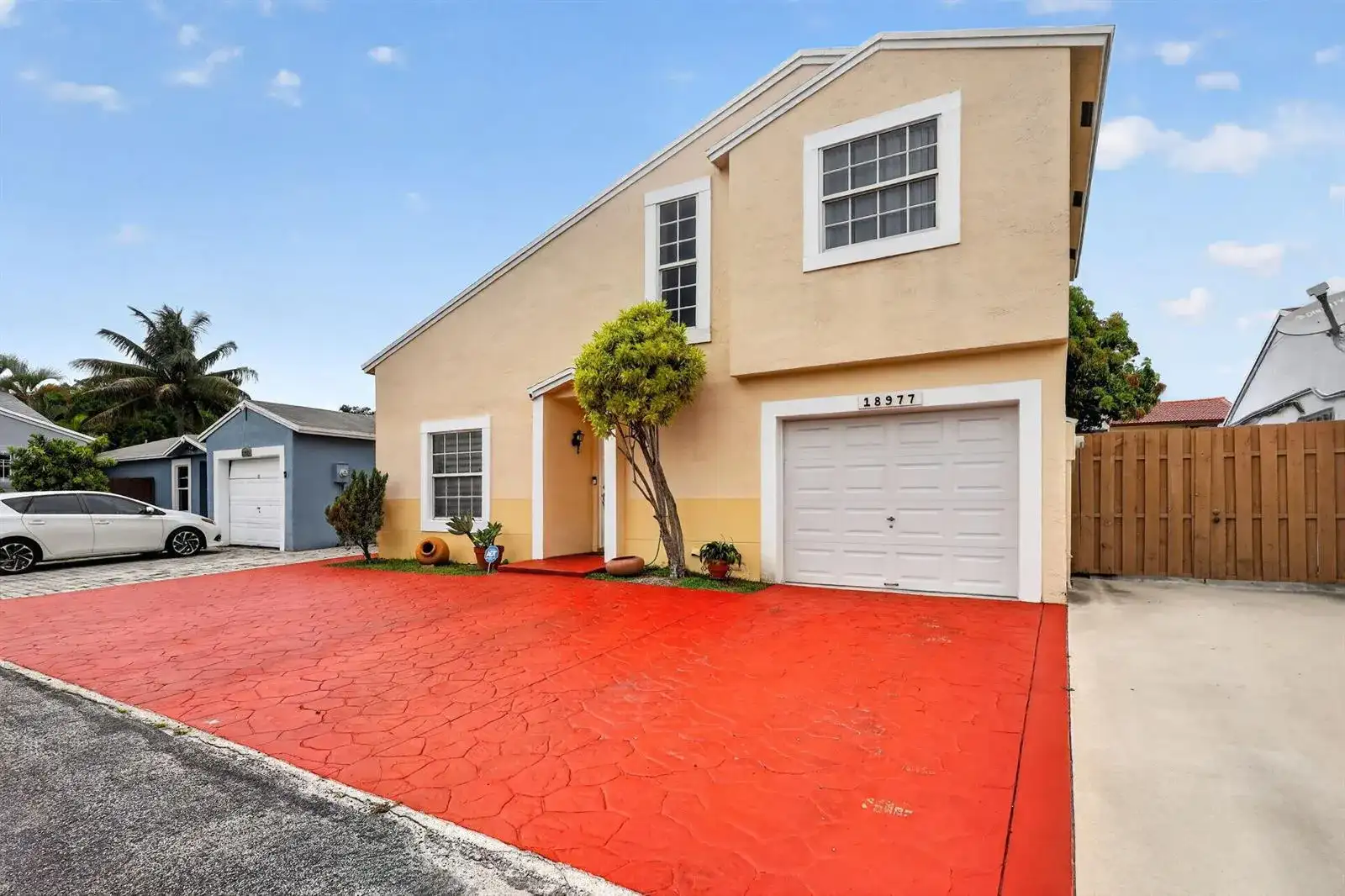 18977 NW 63rd Ct Circle, Miami Gardens FL 33015 photo 2