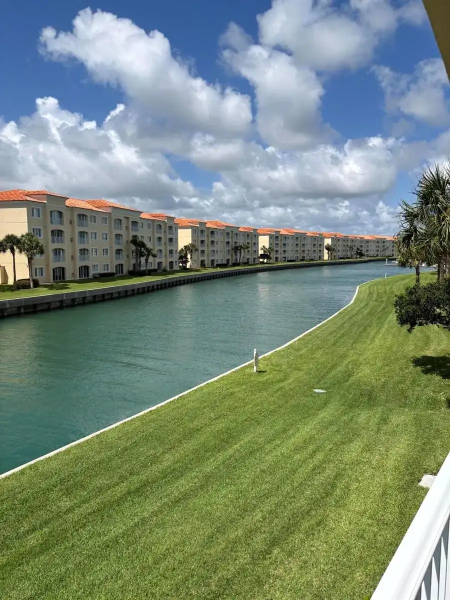 6 E Harbour Isle Dr Drive E # 205, Fort Pierce FL 34949 photo 4