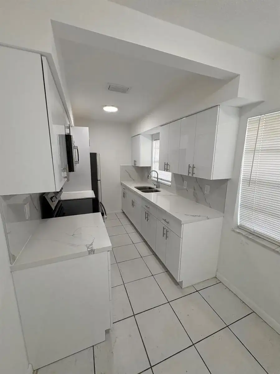 4031 NW 30th Terrace # 1, Lauderdale Lakes FL 33309 photo 2