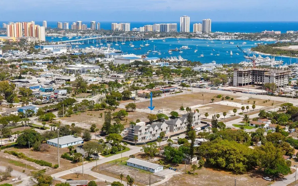 132 W 11th Street, Riviera Beach FL 33404