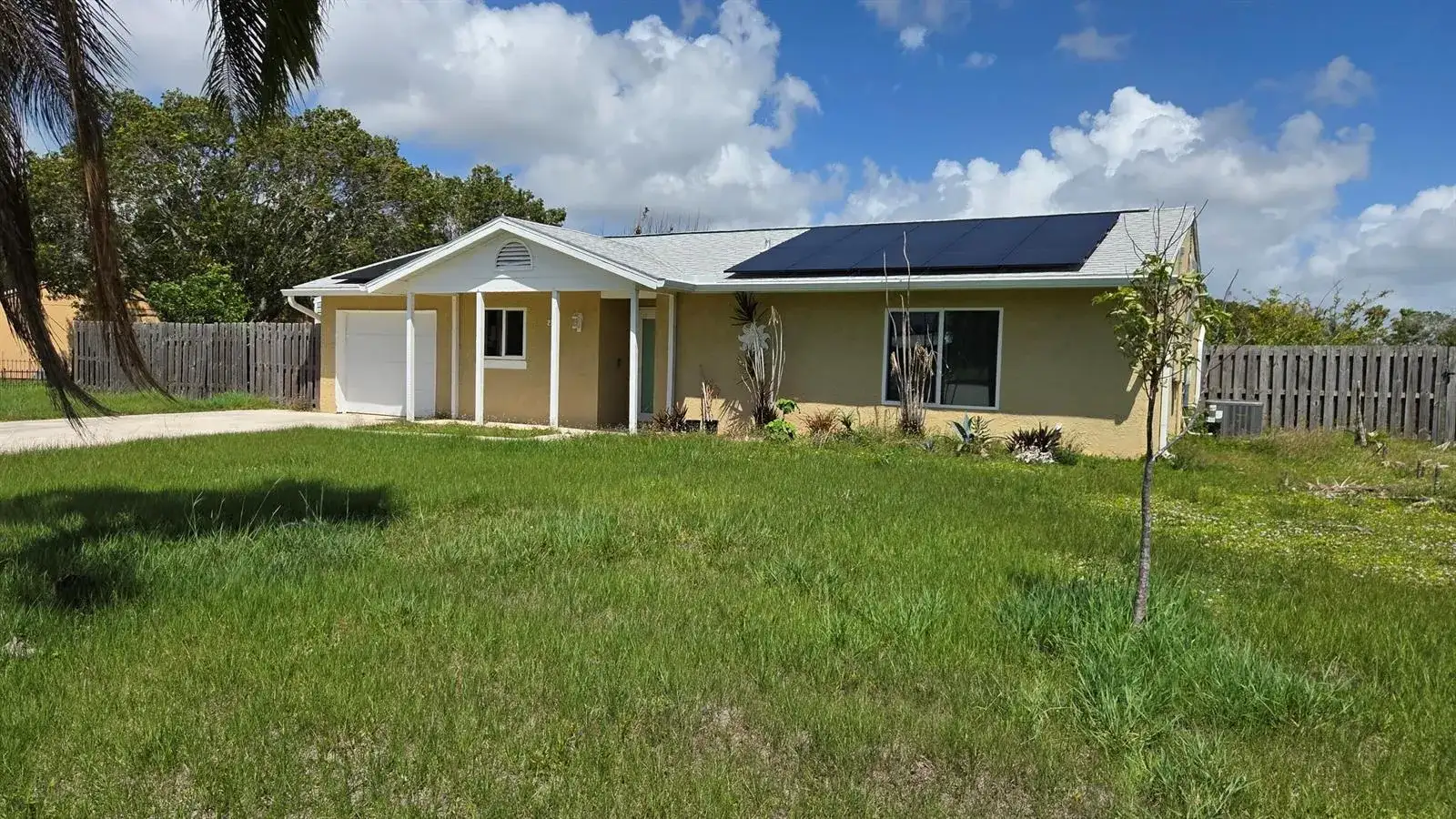 2209 SE East Dunbrooke Circle, Port St. Lucie FL 34952 photo 2