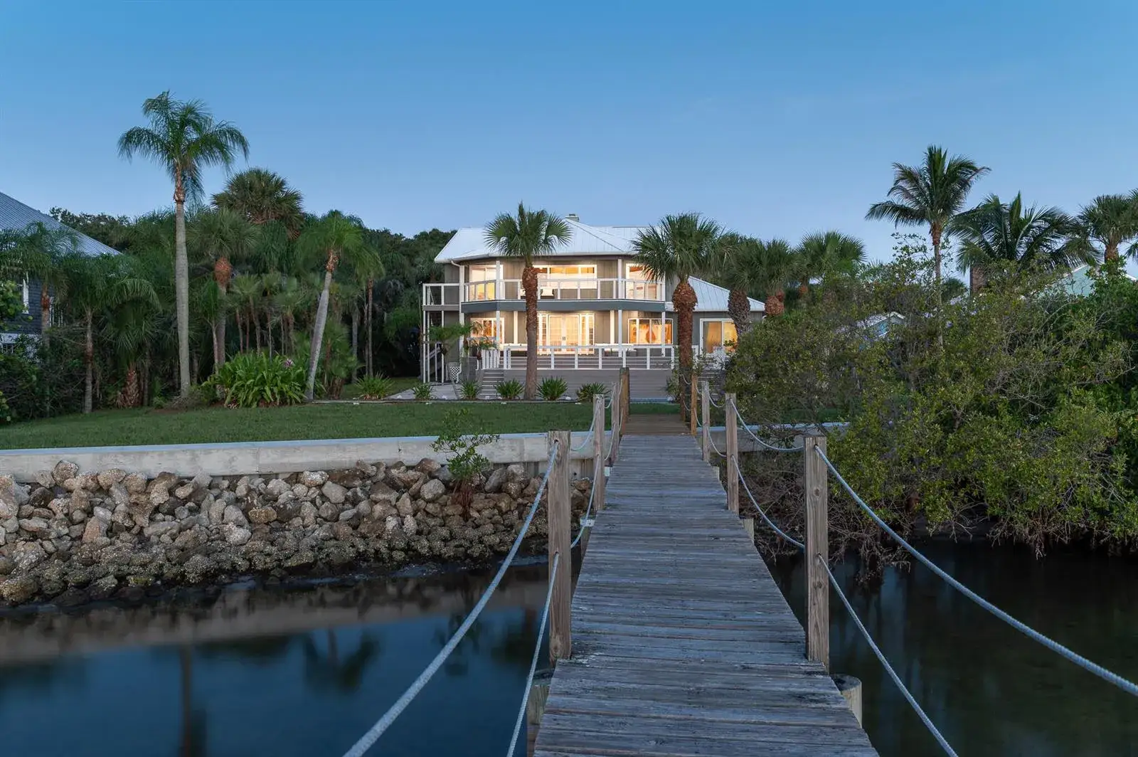 114 N SEWALLS POINT Road, Sewalls Point FL 34996