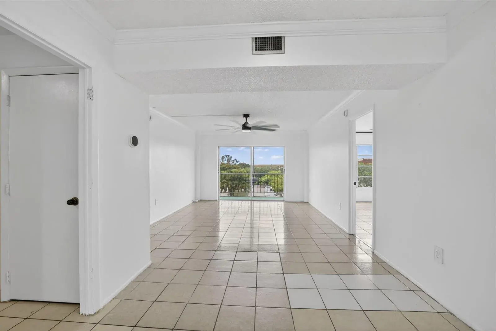 4174 Inverrary Drive # 513, Lauderhill FL 33319
