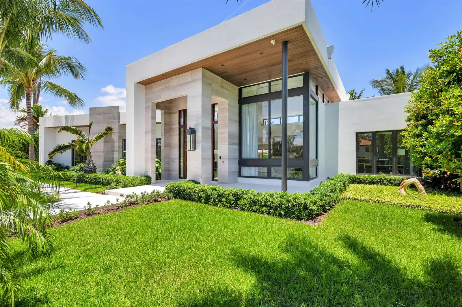 135 Churchill Road, West Palm Beach FL 33405 photo 2