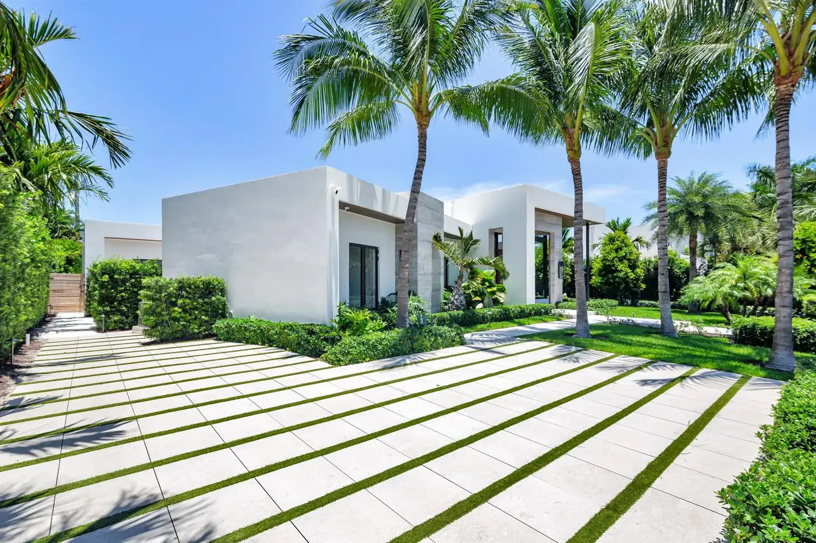 135 Churchill Road, West Palm Beach FL 33405 photo 4