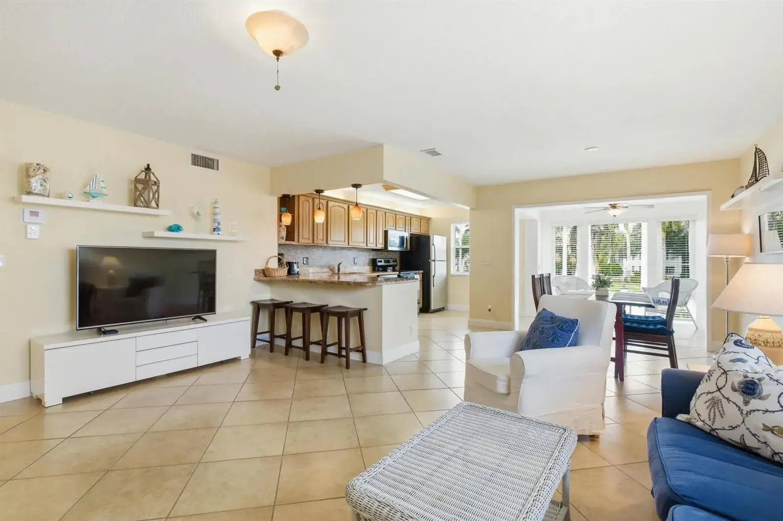 34 Colonial Club Drive # 204, Boynton Beach FL 33435
