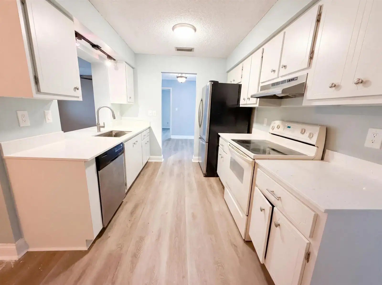 9605 NW 81st, Tamarac FL 33321 photo 2