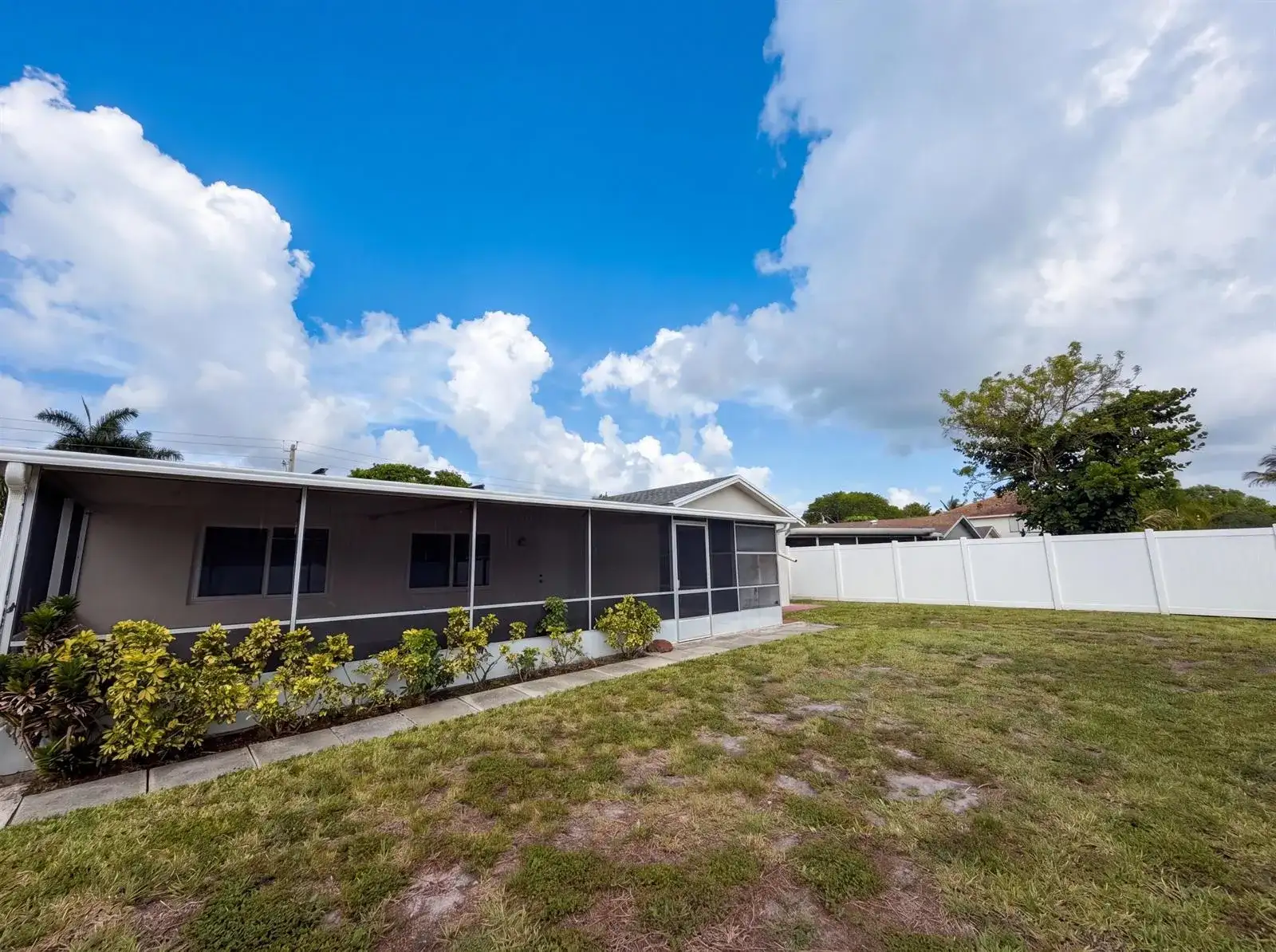 9605 NW 81st, Tamarac FL 33321 photo 5