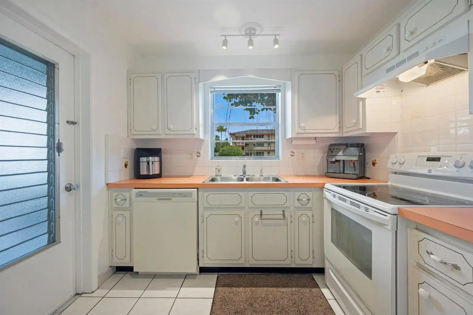 5300 Washington Street # 108d, Hollywood FL 33021