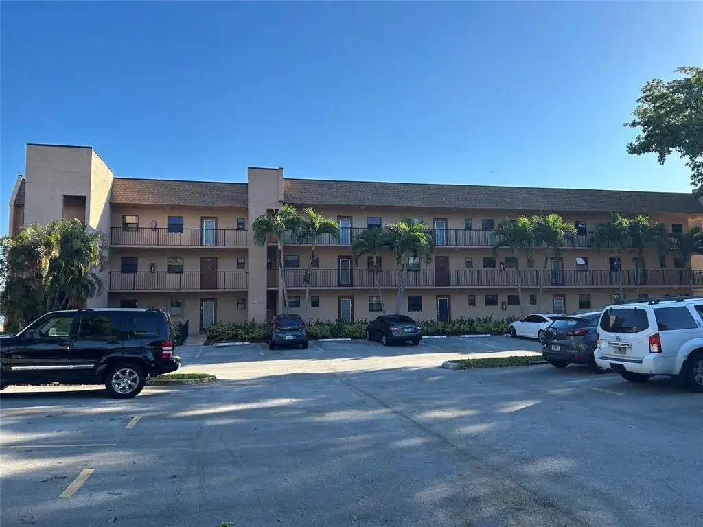 10303 Sunrise Lakes Boulevard # 205, Sunrise FL 33322