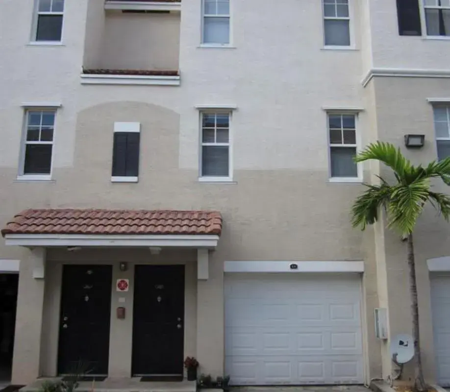 5980 W Sample Road # 203, Coral Springs FL 33063