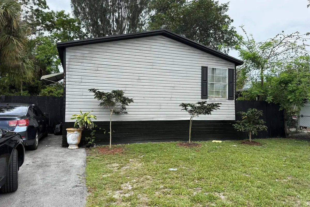 10548 W Sandalfoot Blvd, FL 33428