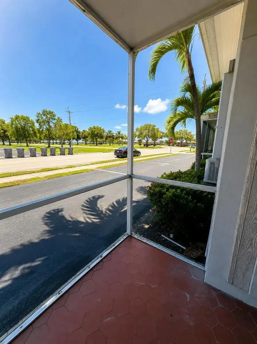 510 Lake Shore Drive # 3, West Palm Beach FL 33403 photo 2