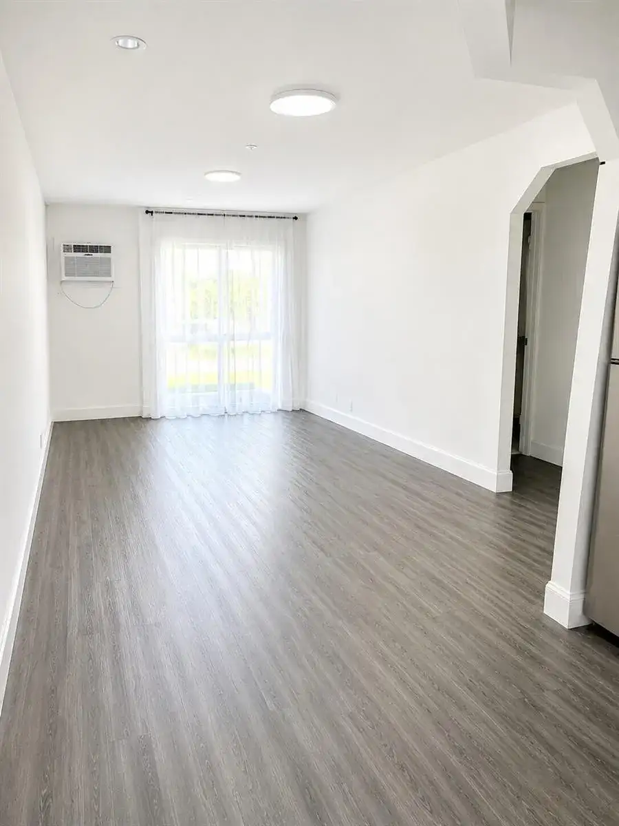 510 Lake Shore Drive # 3, West Palm Beach FL 33403 photo 3