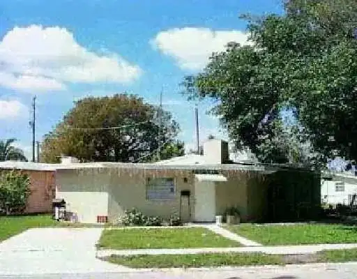 2025 Delphia Street, West Palm Beach FL 33401 photo 2