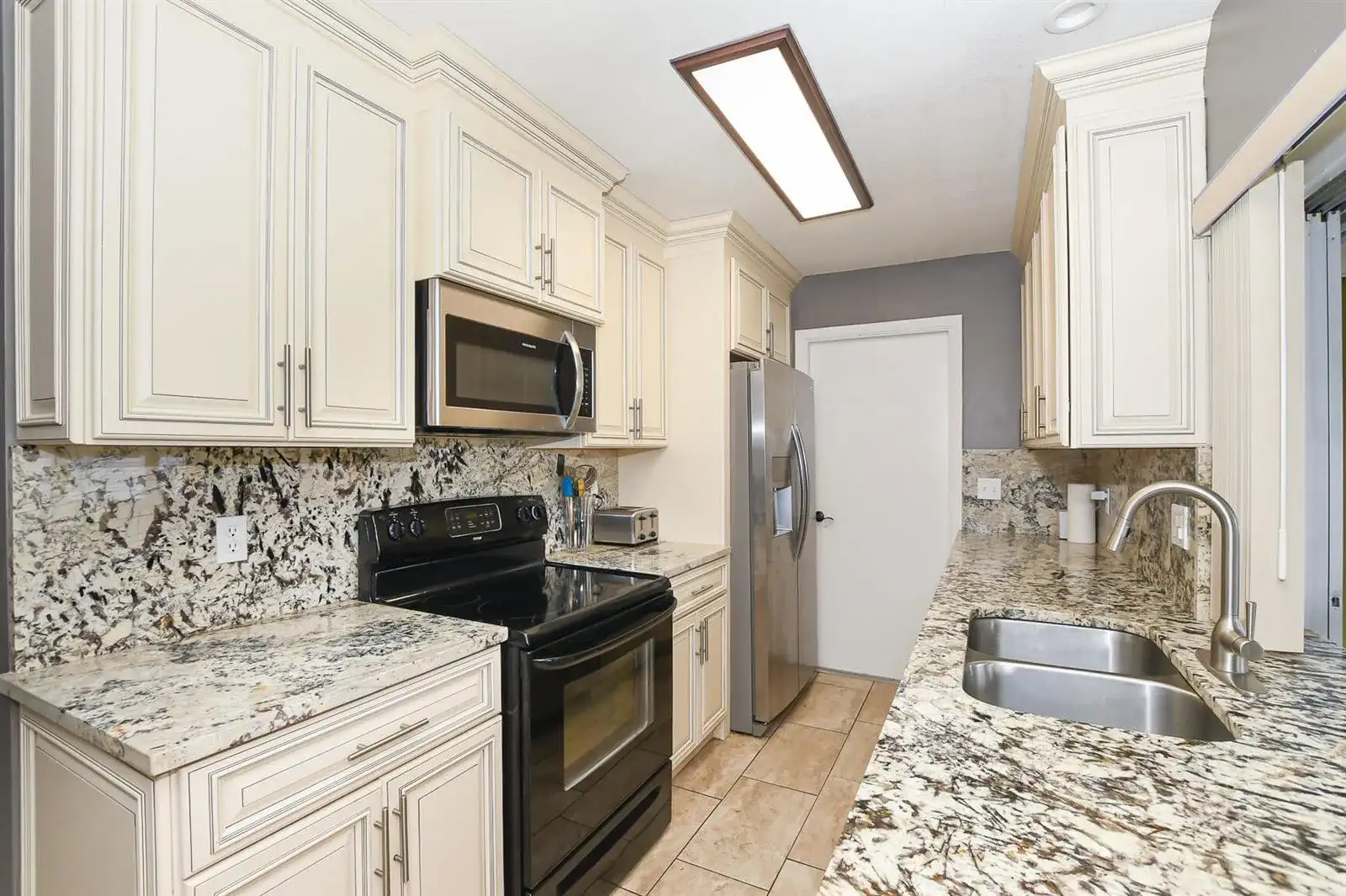 610 NW Marion Avenue, Port St. Lucie FL 34983 photo 2