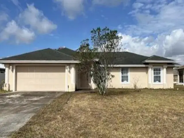 1944 SW Breezeway Street, Port St. Lucie FL 34987