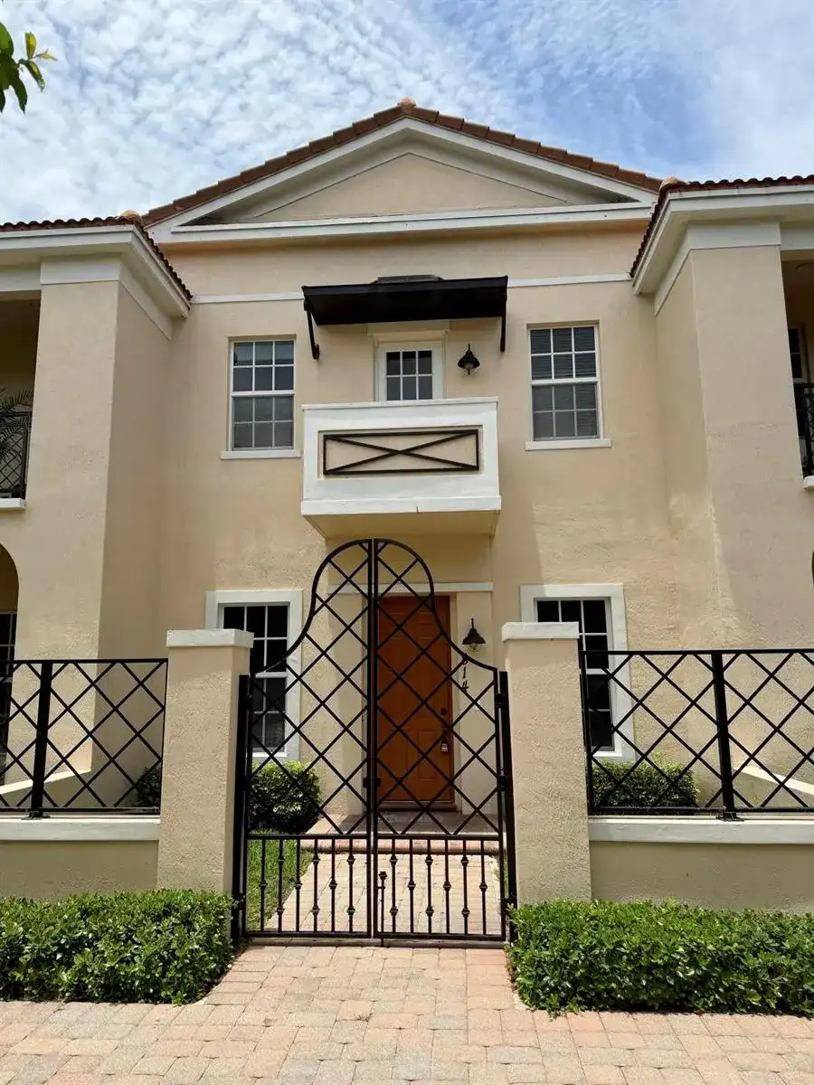814 NW 82nd Place, Boca Raton FL 33487