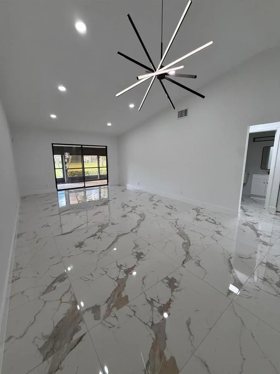 817 Sky Pine Way # H, FL 33415