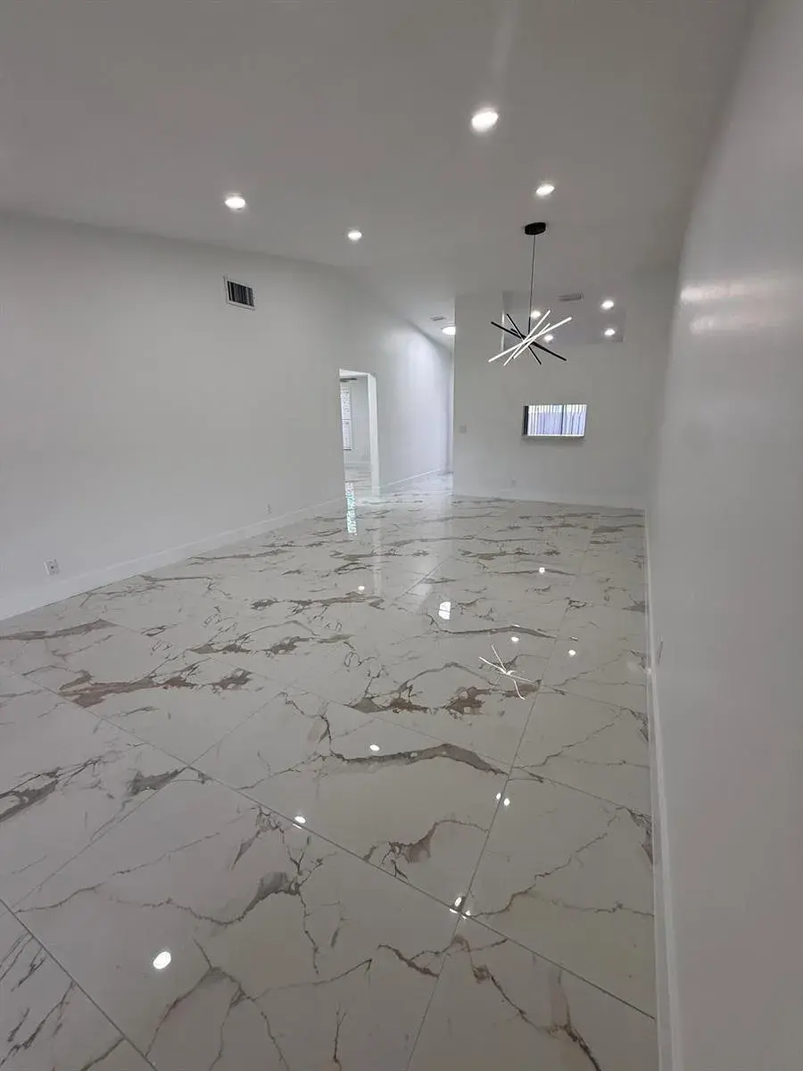 817 Sky Pine Way # H, FL 33415