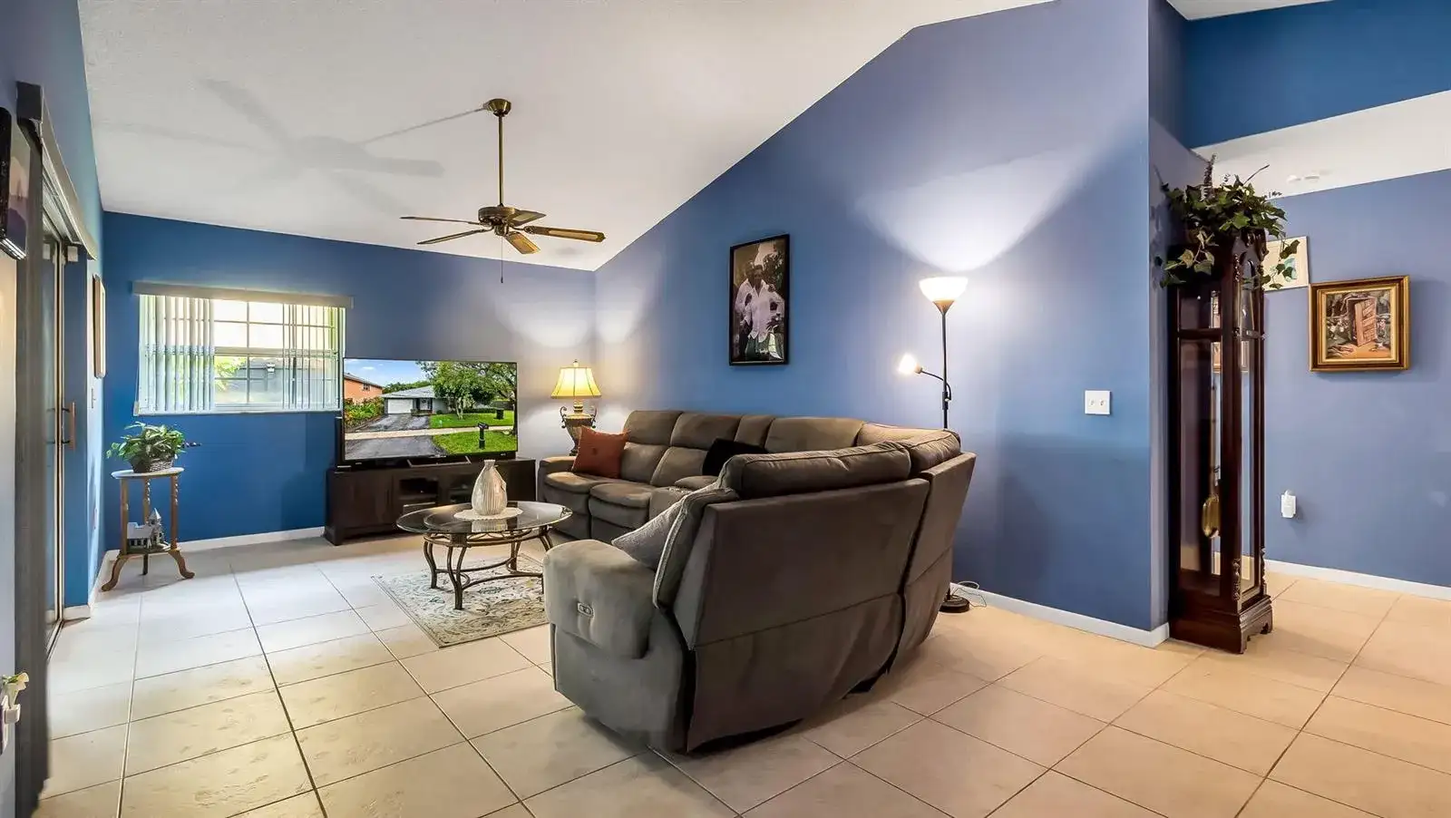 9720 SW 12th Street, Pembroke Pines FL 33025 photo 3