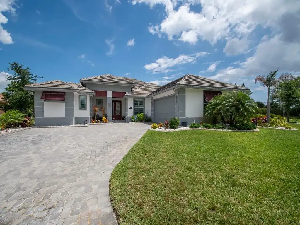 8220 Halbert Lane, Vero Beach FL 32968 photo 2