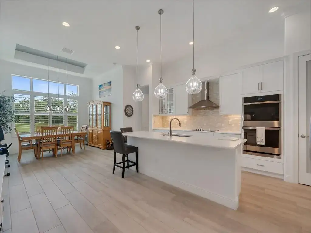 8220 Halbert Lane, Vero Beach FL 32968 photo 3