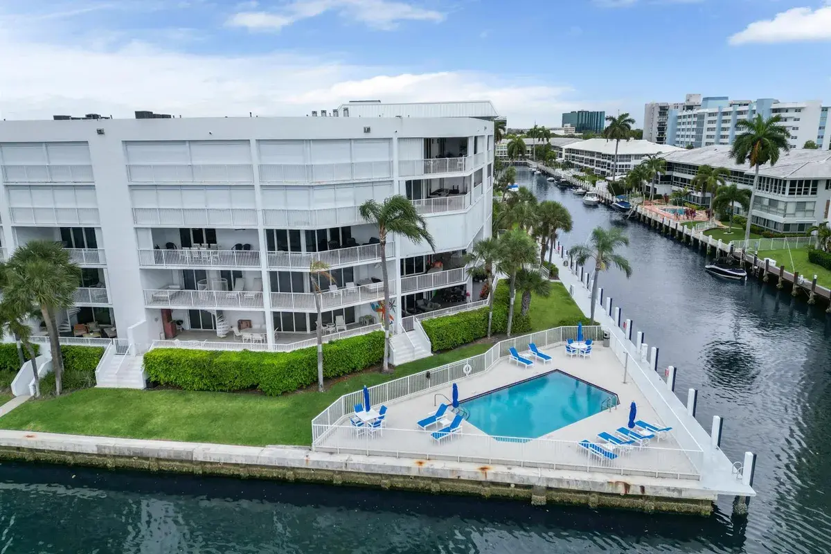 3100 NE 47th Court # 305, Fort Lauderdale FL 33308