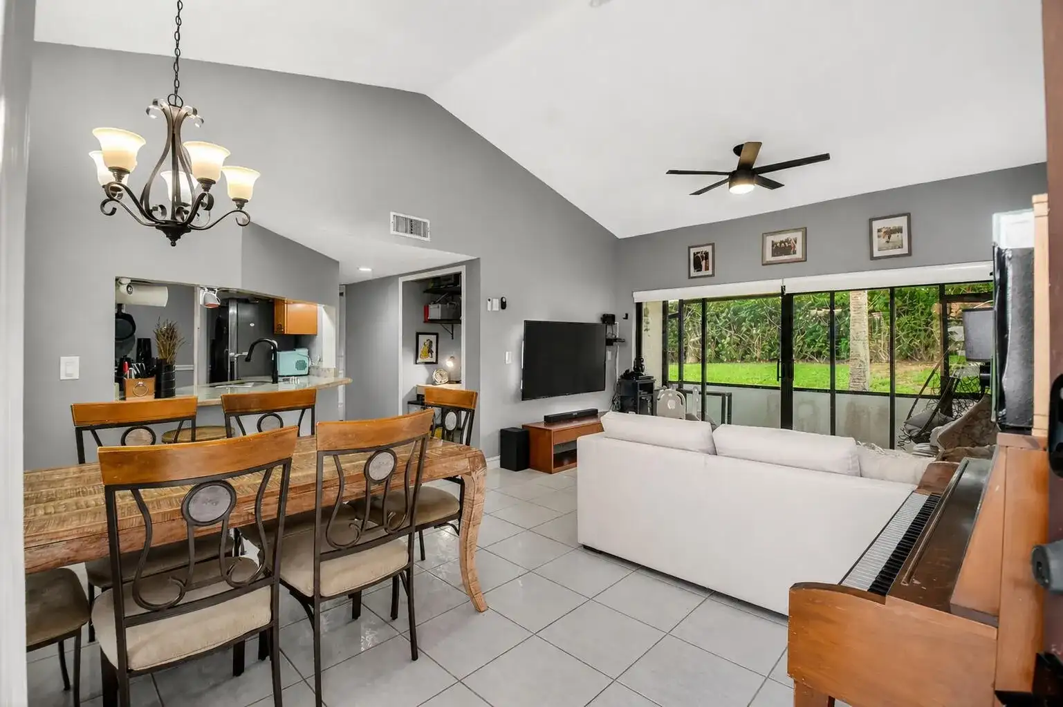 14 Via De Casas Sur # 104, Boynton Beach FL 33426 photo 3