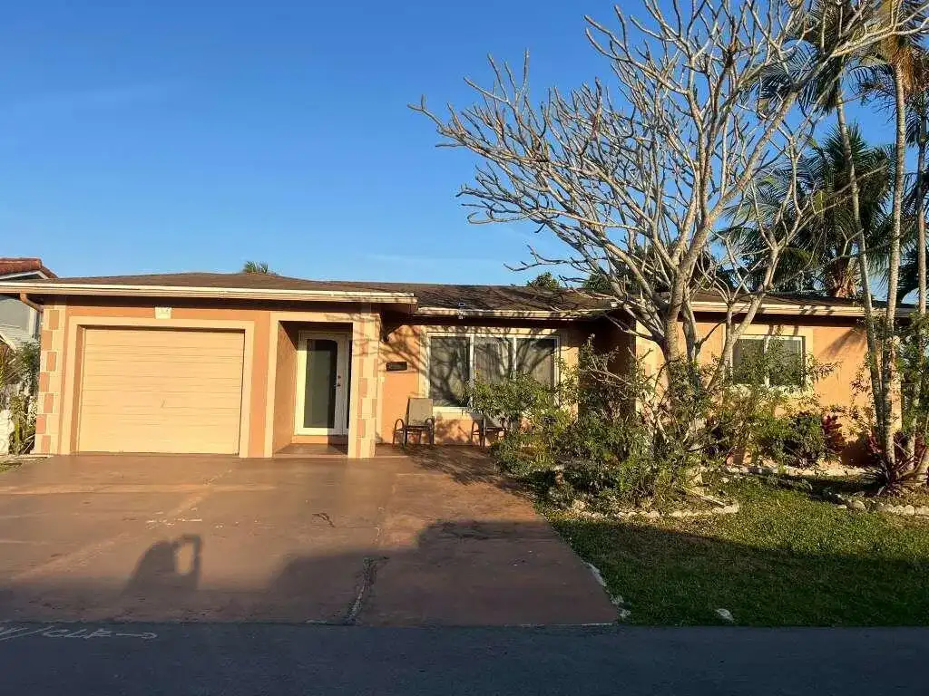 6100 NW 73rd Terrace, Tamarac FL 33321