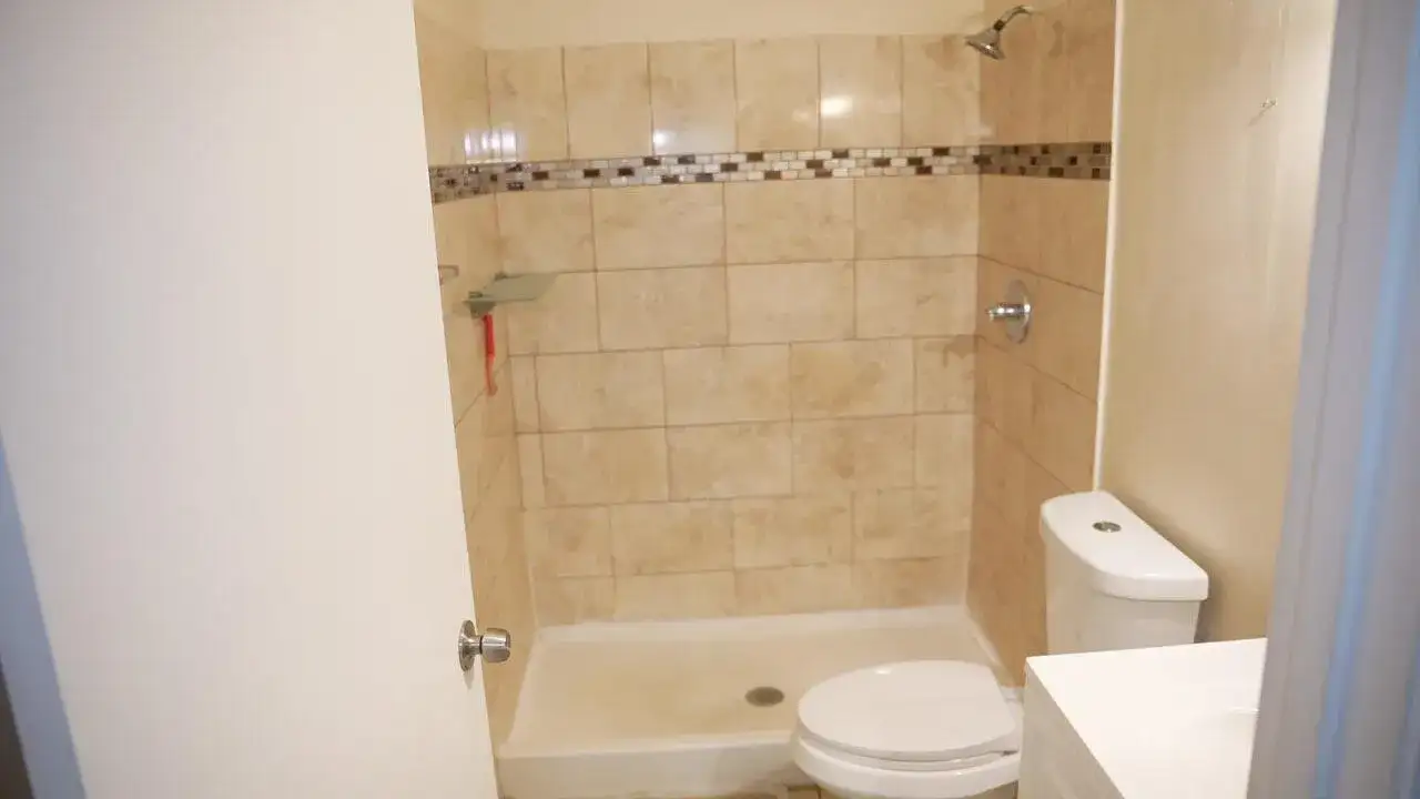 201 Maplewood Drive # 201, FL 33415 photo 5