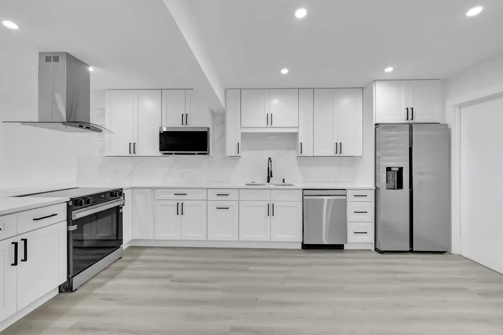 3050 N Palm Aire Drive # 704, Pompano Beach FL 33069