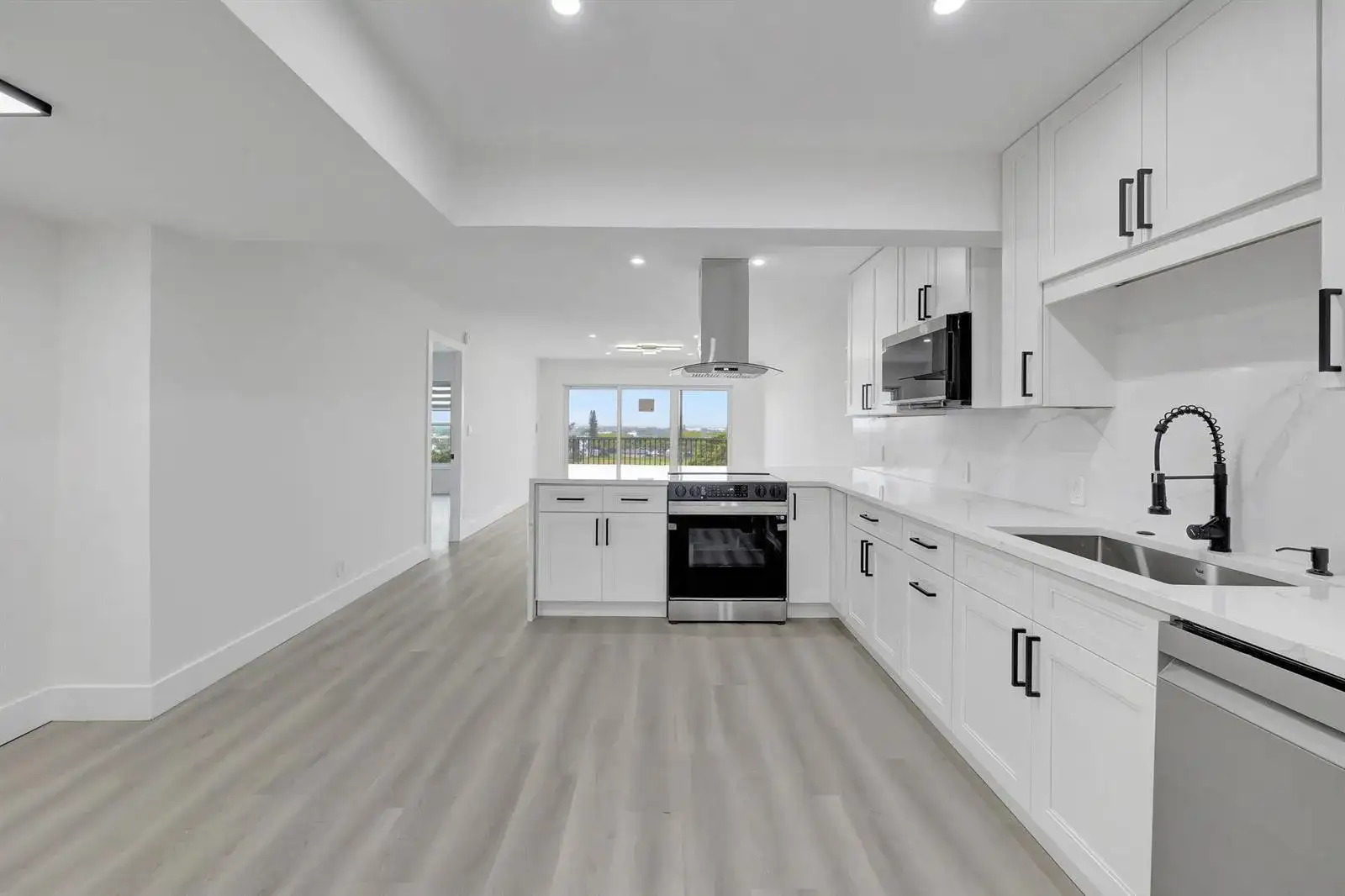 3050 N Palm Aire Drive # 704, Pompano Beach FL 33069 photo 5